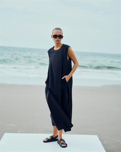 Withblack - WBLAgneta Midi Kjole - Black 